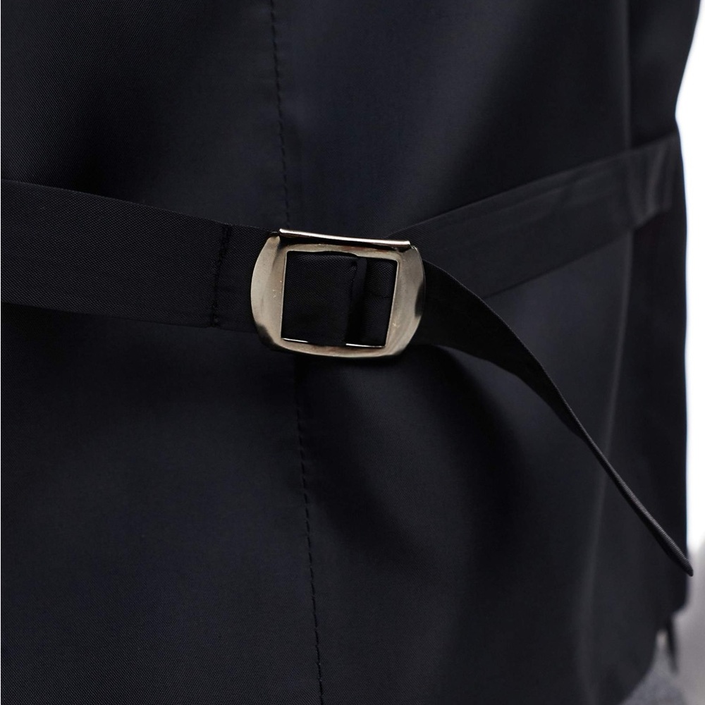 🤎ASOS DESIGN slim fit suit vest with wool in charcoal - Picture 5 of 9
